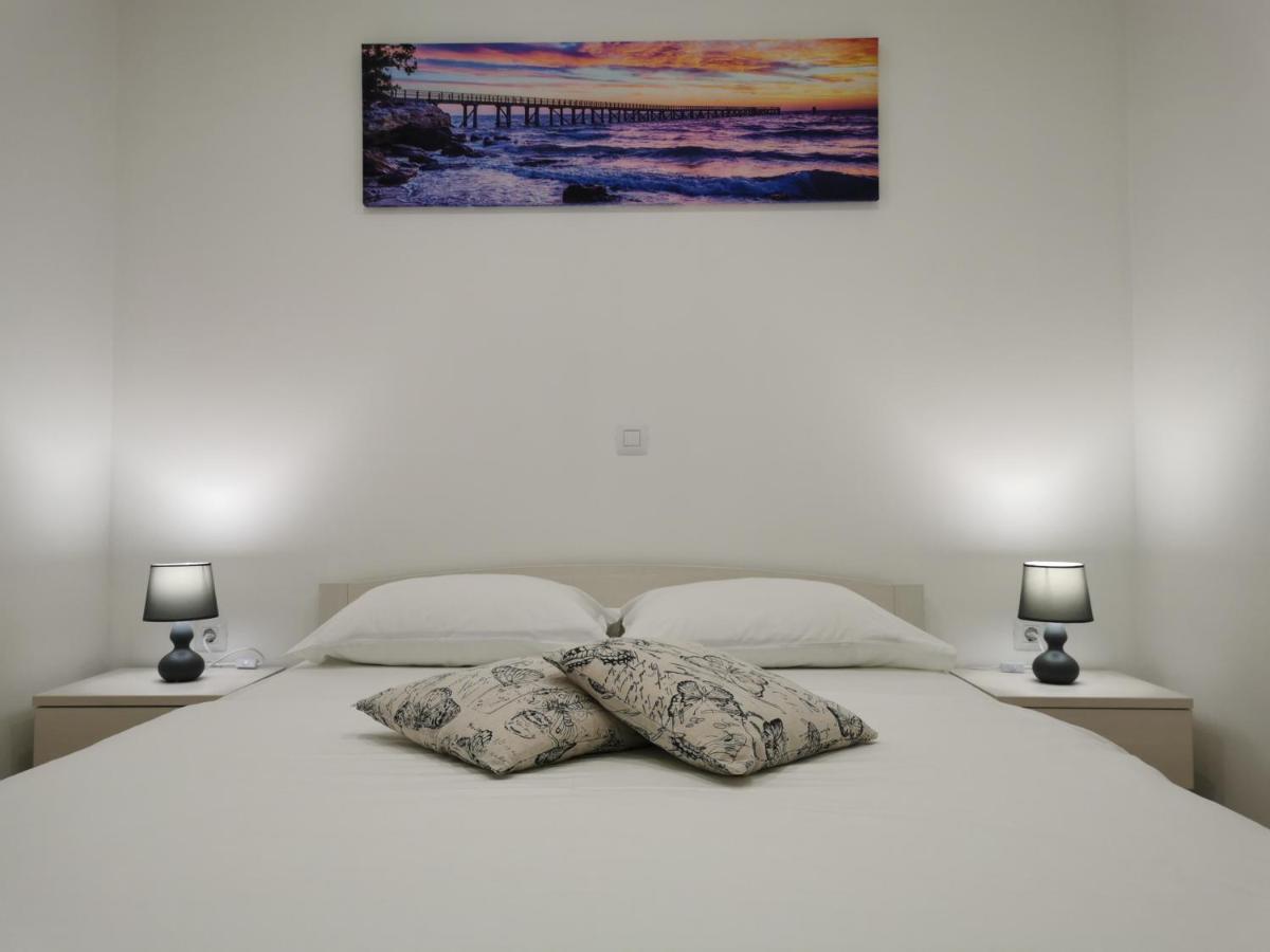 Apartment David Funtana Luaran gambar